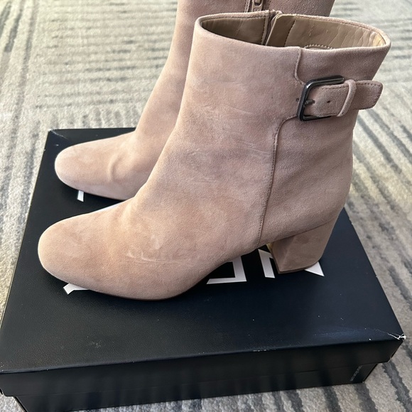 Ladies Oatmeal Colored Suede Booties - Picture 8 of 8